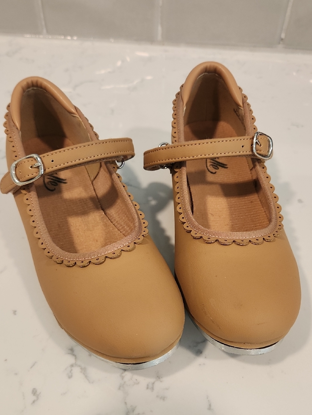 Girls Mary Jane Tap Shoes with Scalloped Trim SIZE 3